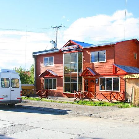 Nikos II Adventure Hostel Puerto Natales Ruang foto