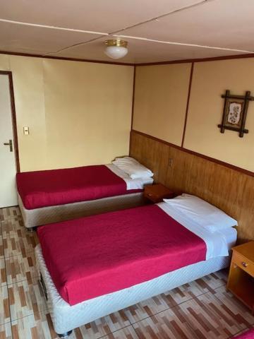 Nikos II Adventure Hostel Puerto Natales Bagian luar foto
