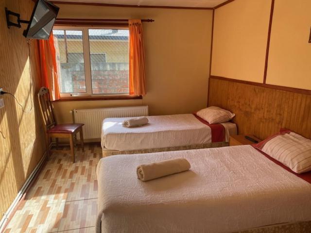 Nikos II Adventure Hostel Puerto Natales Bagian luar foto