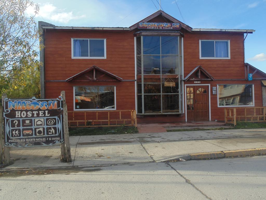 Nikos II Adventure Hostel Puerto Natales Bagian luar foto
